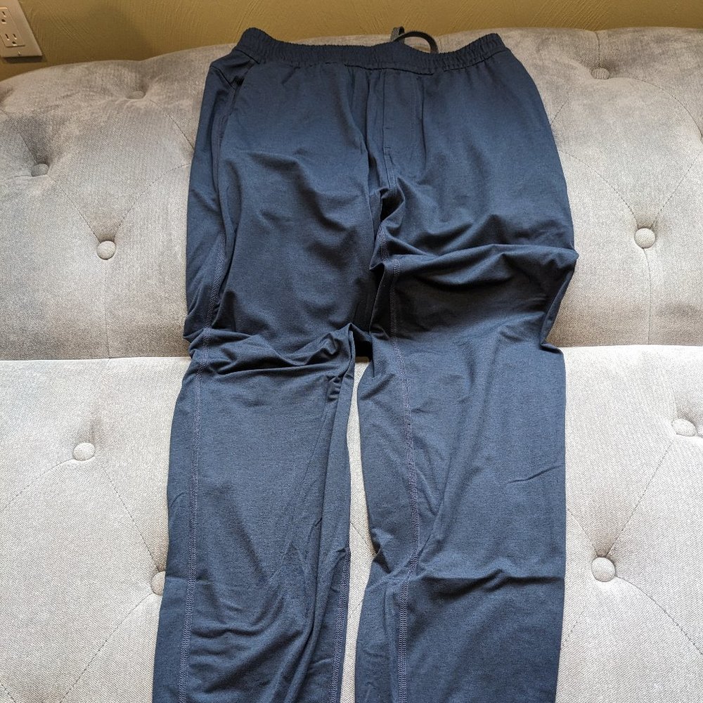 Prana Outpost Pants. Size: Medium. Color: Nautical Heather.